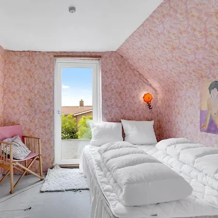 3 Bedroom Stunning In 펜션
