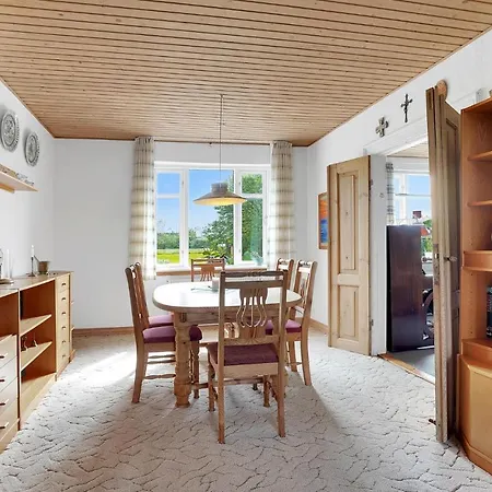 3 Bedroom Stunning In *