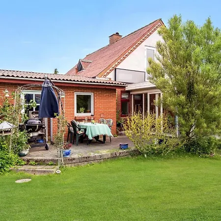 3 Bedroom Stunning In *